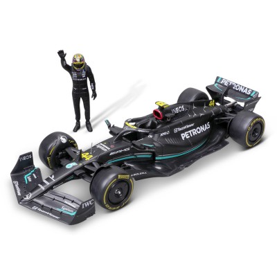 Bburago 1 /24 F1 versenyautó pilótával - Mercedes-AMG F1 W14 E Performance