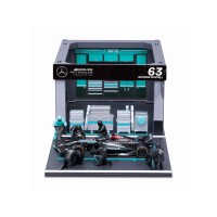Bburago 1/43 F1 versenyautó - MB AMG W15 E Performance bokszutca